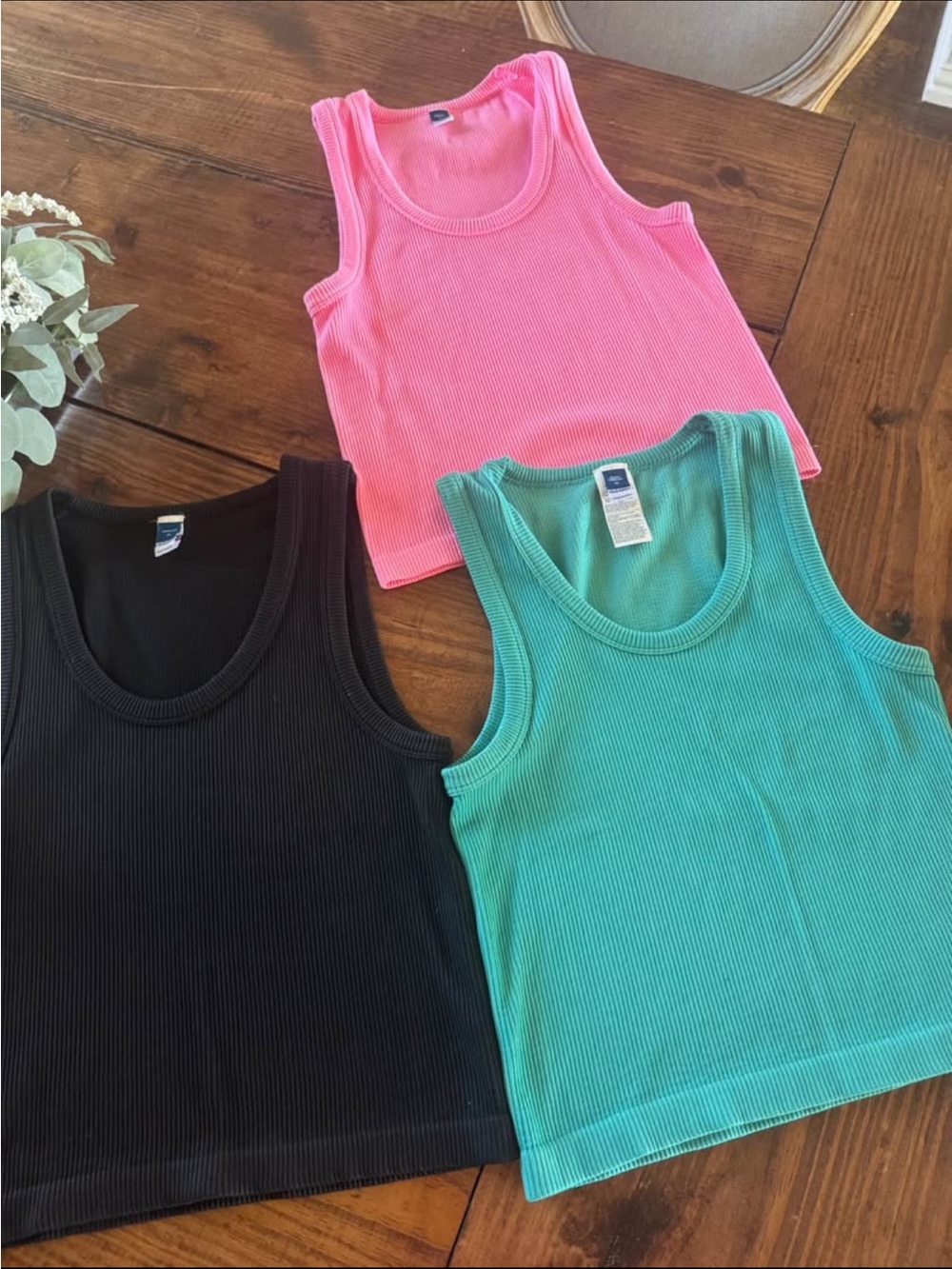Old navy size XL fitted tanks set of 3 new without tags